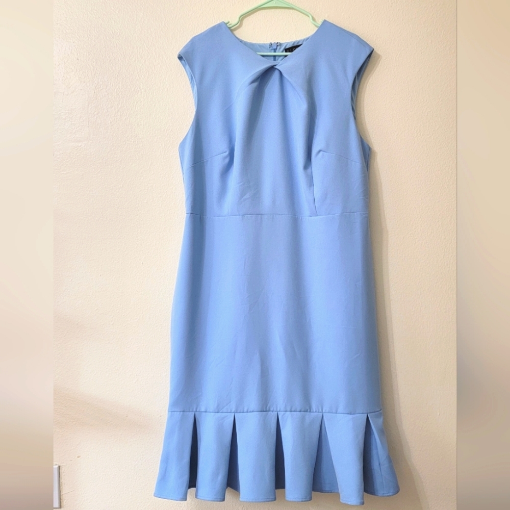 EUC Eloquii Sleeveless Light Blue Fitted Mini/Midi Dress with Box Pleat Hem 20